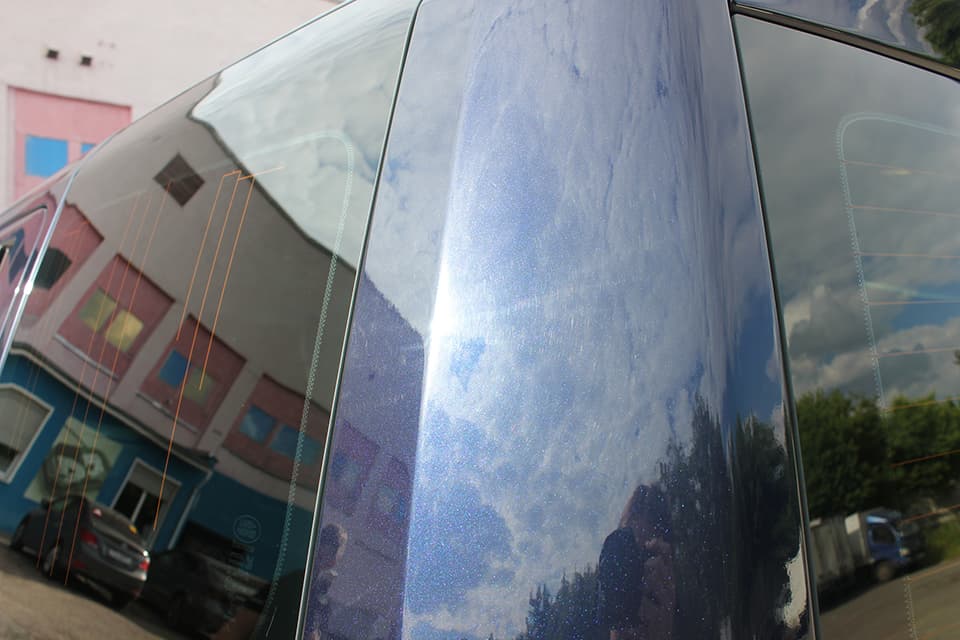 Осмотр состояния кузова автомобиля до работ